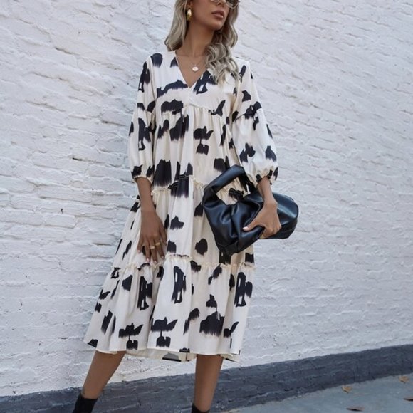 All Over Print V-neck Ruffle Hem Smock Dress - Picture 5 of 7